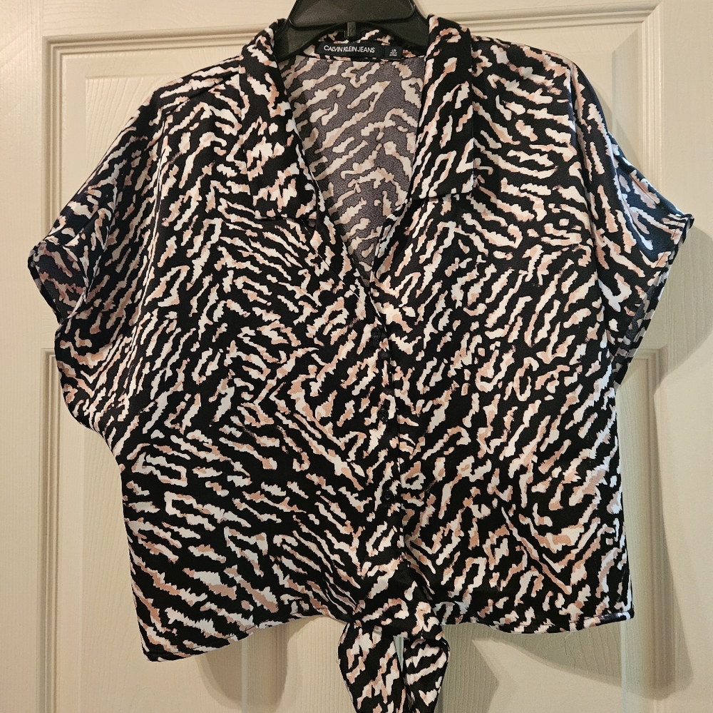 Calvin Klein printed tie front top